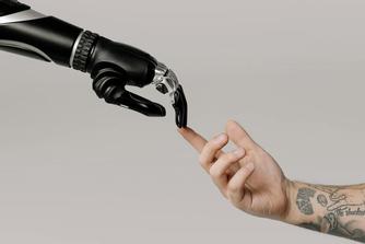 Artificial Intelligence and Franchising: Between Fantasy and Reality, the Field Speaks