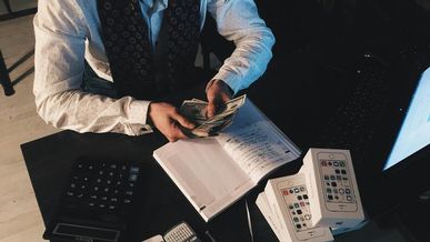 How to Set Your Franchise Fees and Royalties: Keys to a Balanced Contract