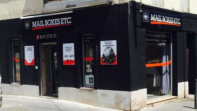An example of an advertising campaign by MBE, Mail Boxes Etc.